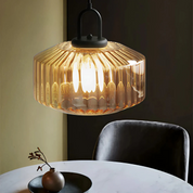 Kolorowa lampa wisząca w stylu retro