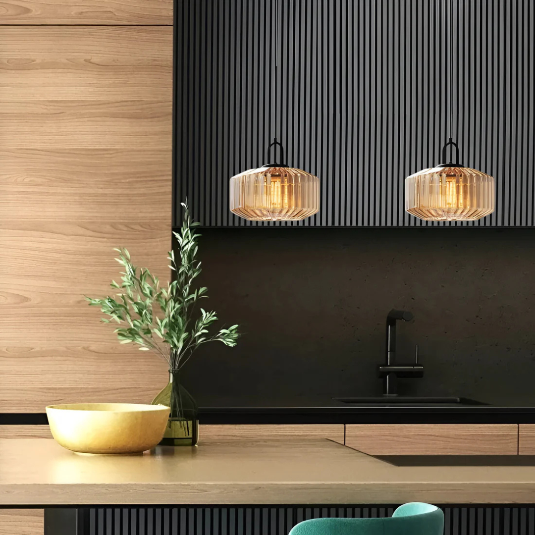 Kolorowa lampa wisząca w stylu retro
