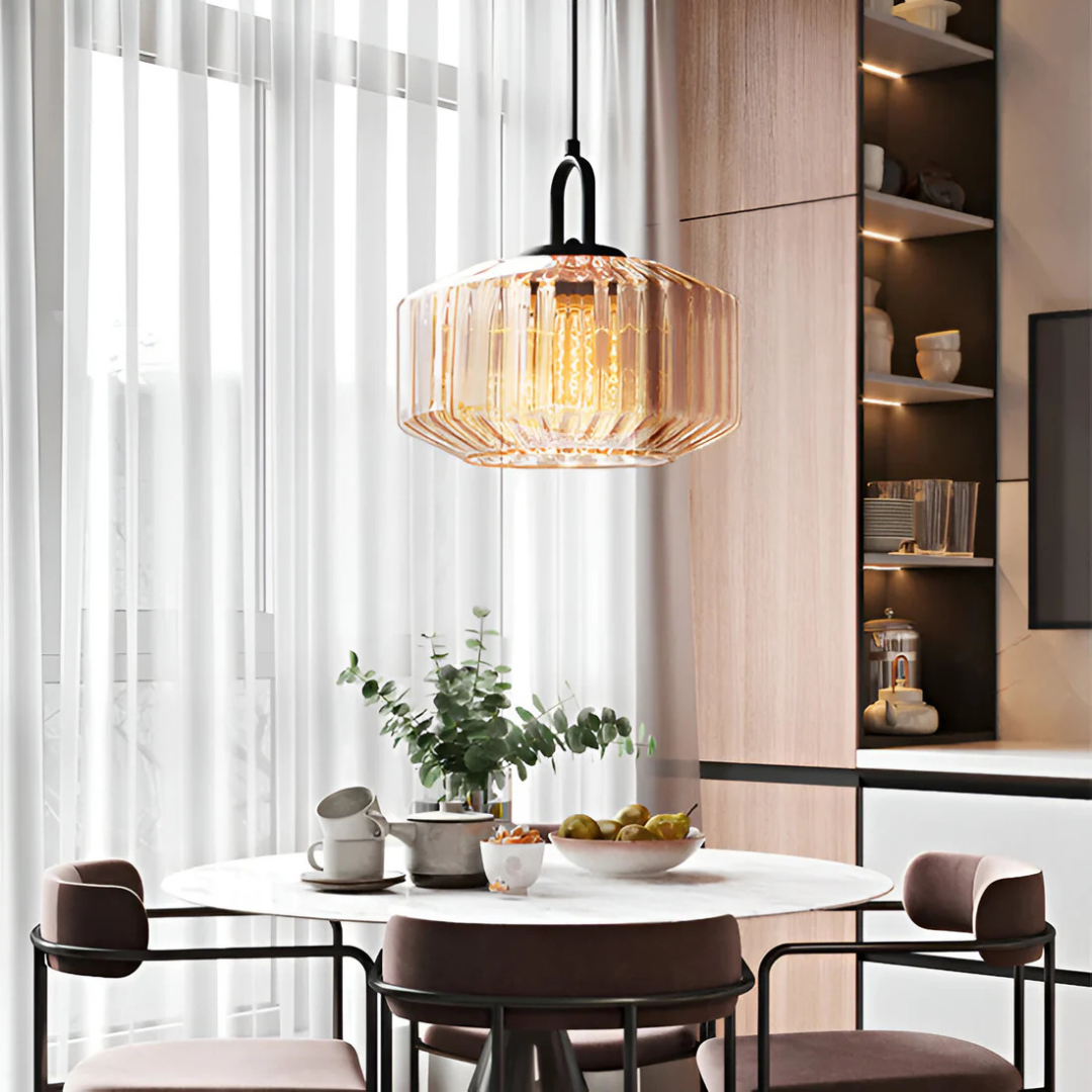 Kolorowa lampa wisząca w stylu retro