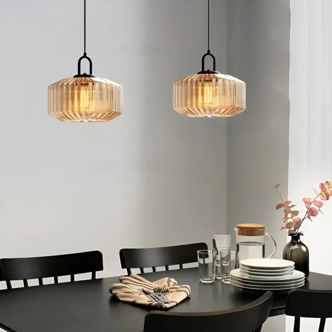 Kolorowa lampa wisząca w stylu retro