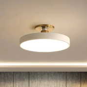Skandynawska lampa sufitowa LED ze złotym wykończeniem