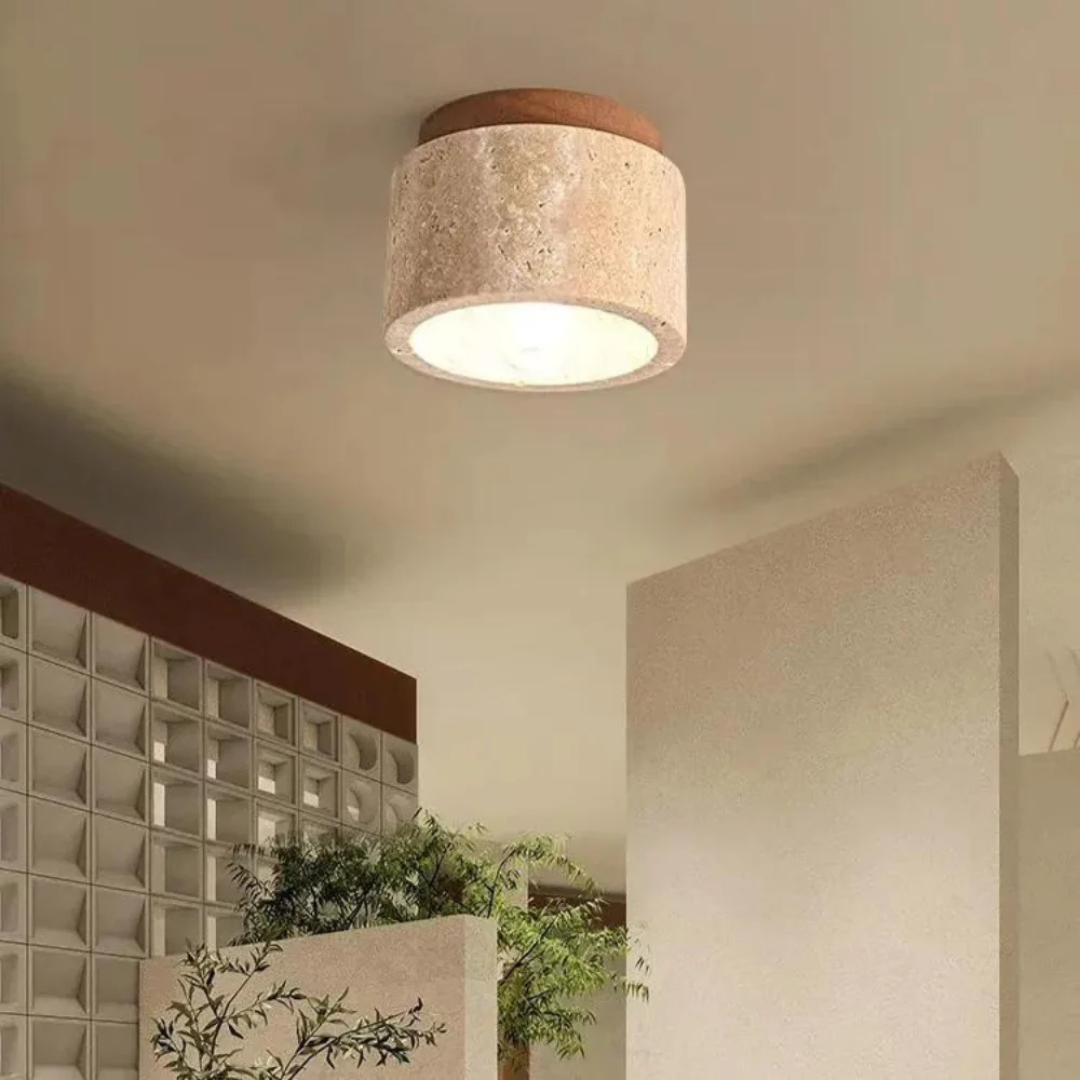 Cylindryczna lampa sufitowa z drewnianym akcentem