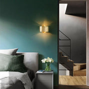 Lampa Nocna z Wykończeniem w Szczotkowanym Mosiądzu | Lampy do Sypialni