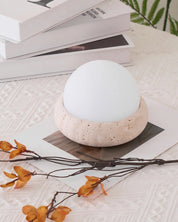 Lampa Stołowa z Kulistą Kamienną Podstawą