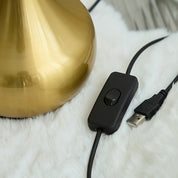 Lampa stołowa zasilana USB