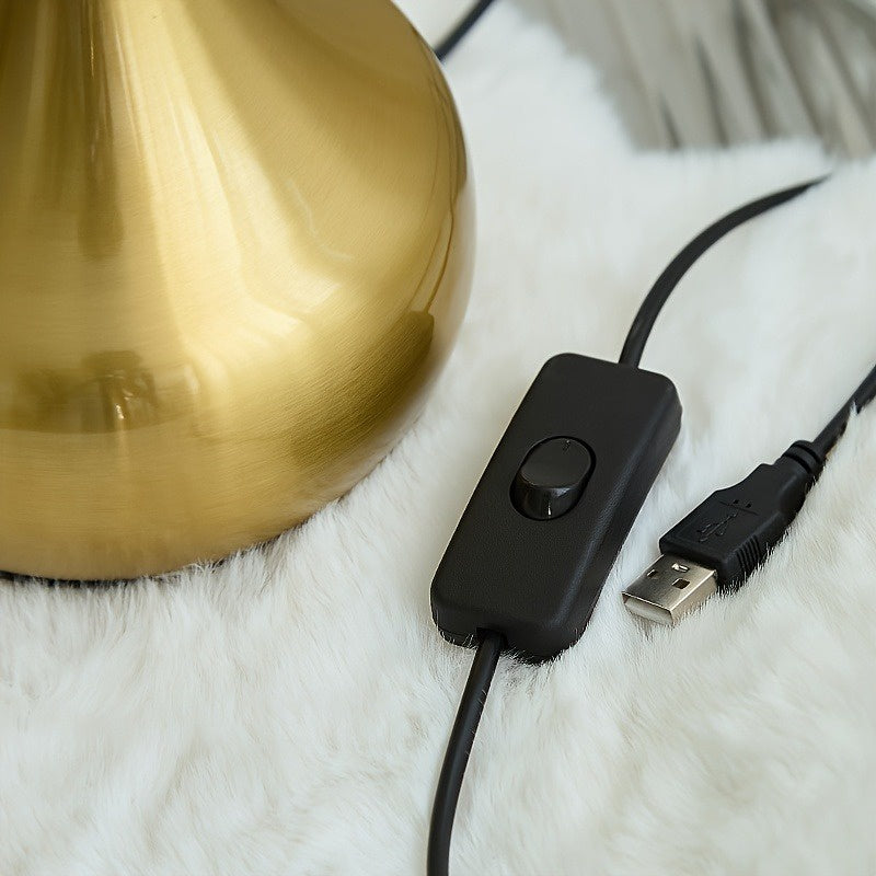Lampa stołowa zasilana USB